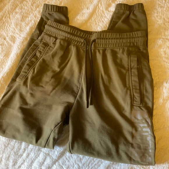 GymShark Men’s Joggers - Picture 2 of 5